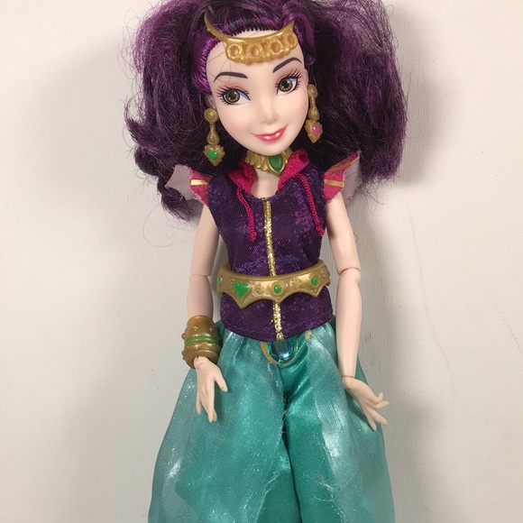 Disney Descendants doll Genie Chic - Picture 3 of 5